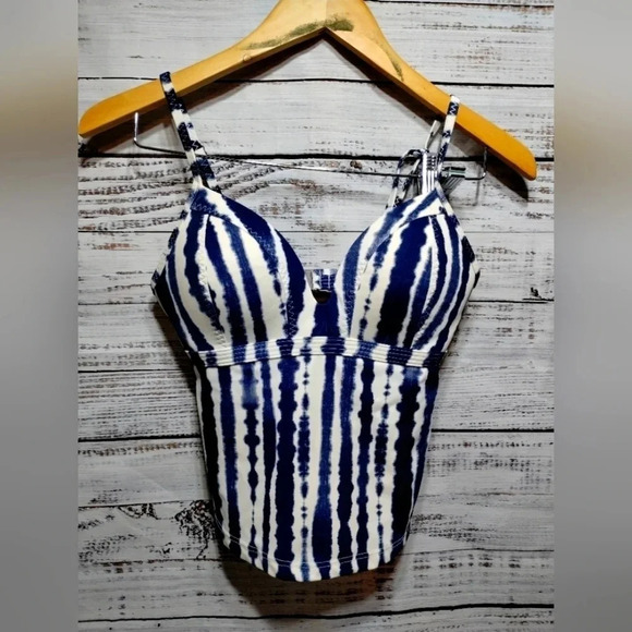 Athleta Tie Dye Wavebreak Molded Cup Tankini Swim Top in Blue White size Small - Picture 2 of 5